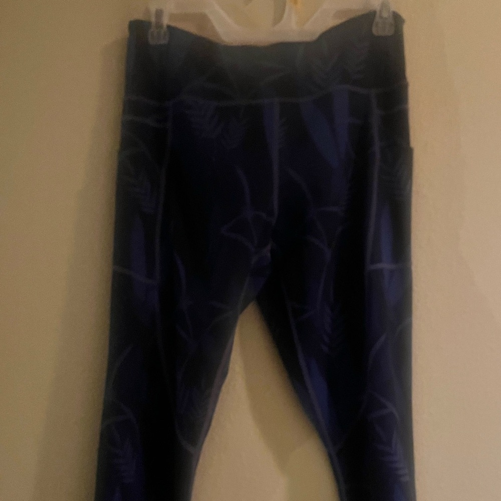 Athletic leggings